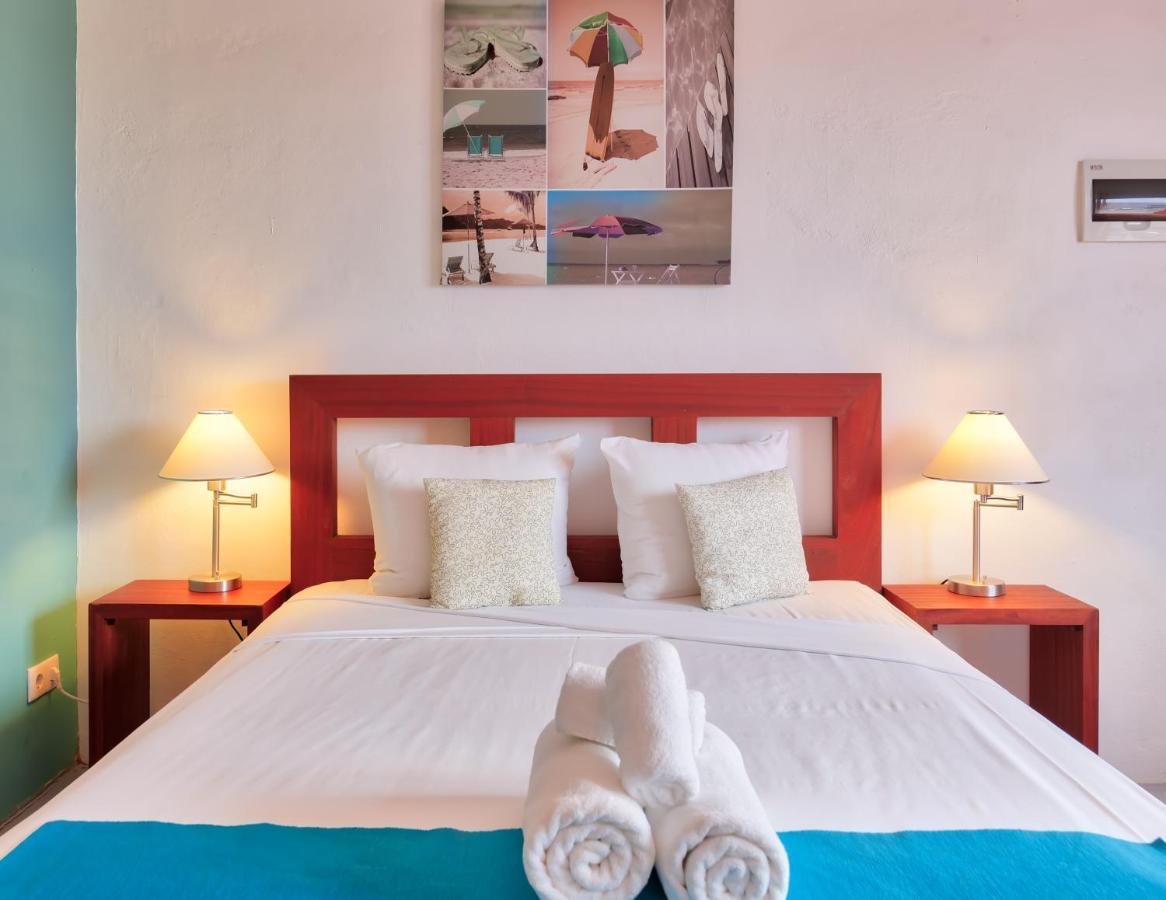 The Ritz Village (Adults Only) Виллемстад Экстерьер фото