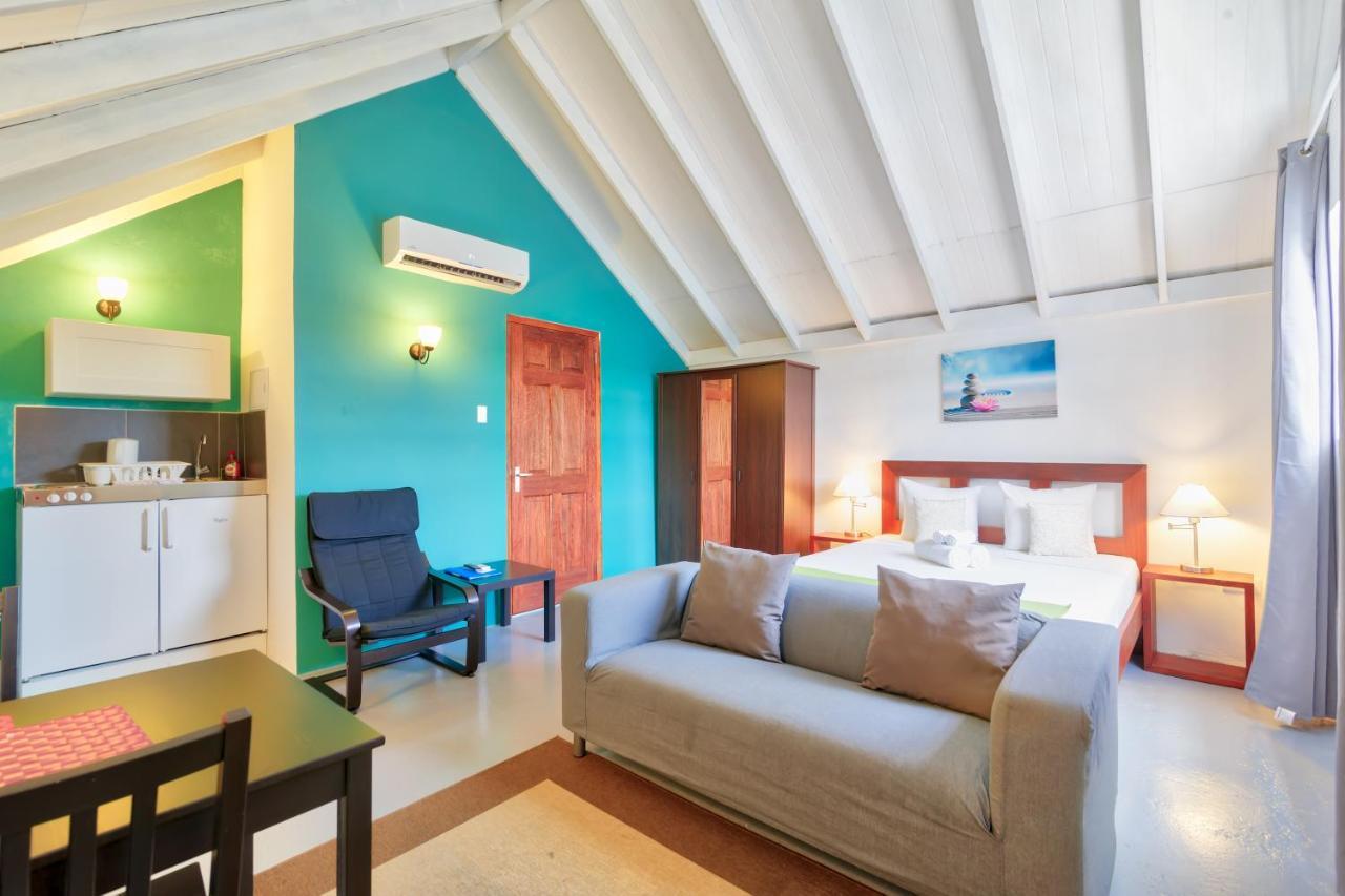 The Ritz Village (Adults Only) Виллемстад Экстерьер фото