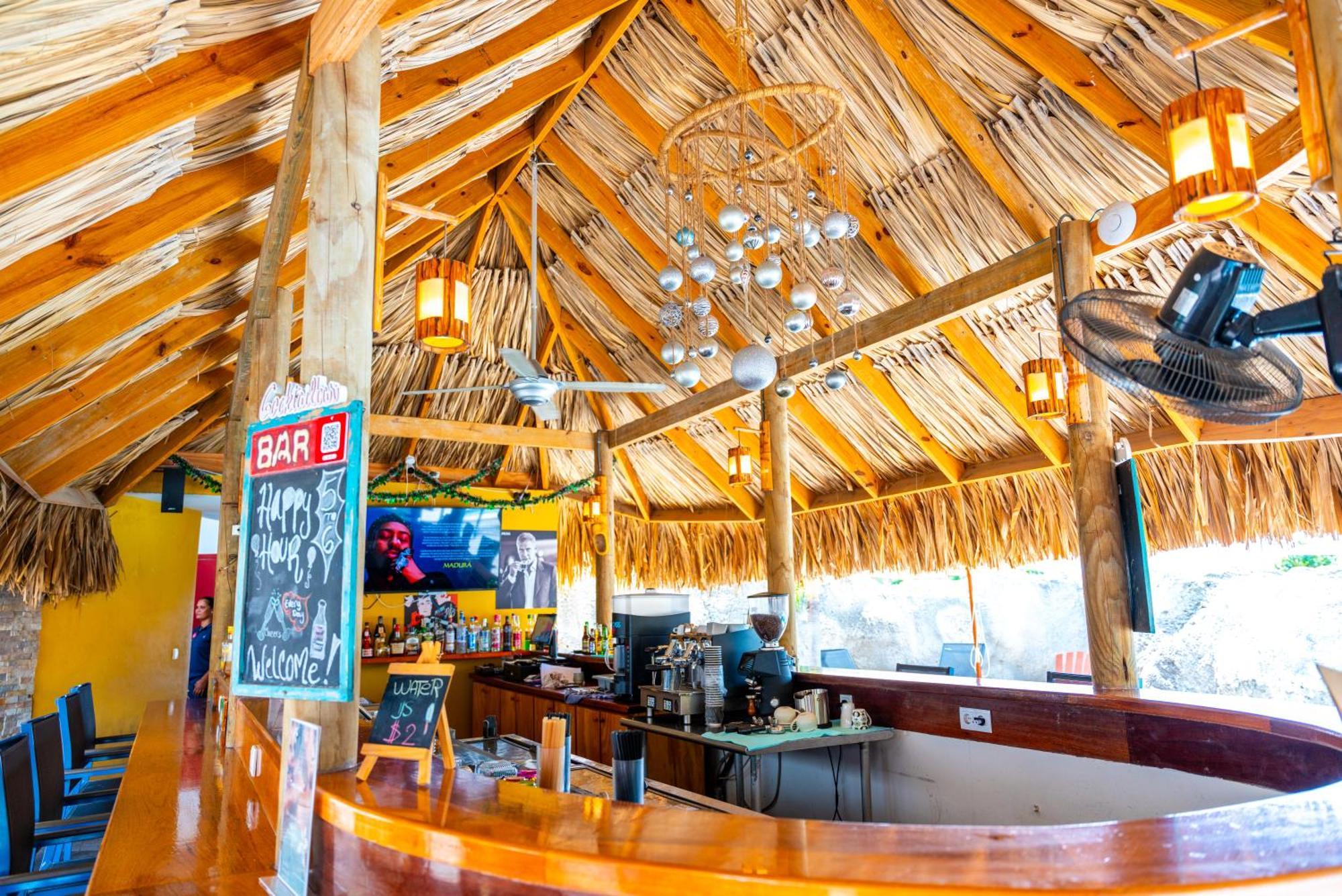 The Ritz Village (Adults Only) Виллемстад Экстерьер фото