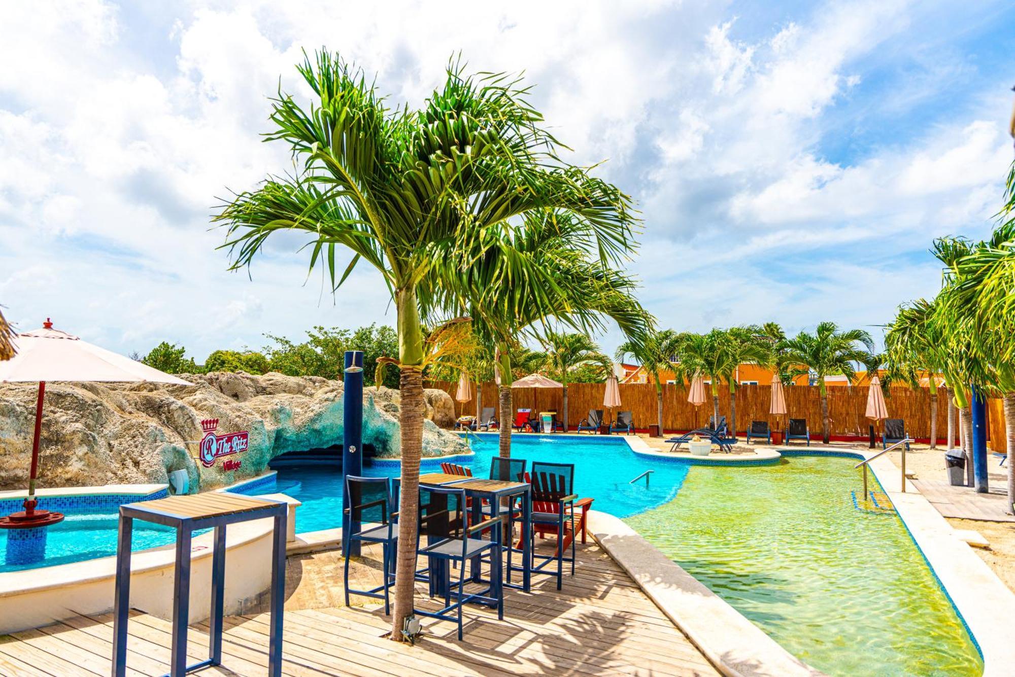 The Ritz Village (Adults Only) Виллемстад Экстерьер фото