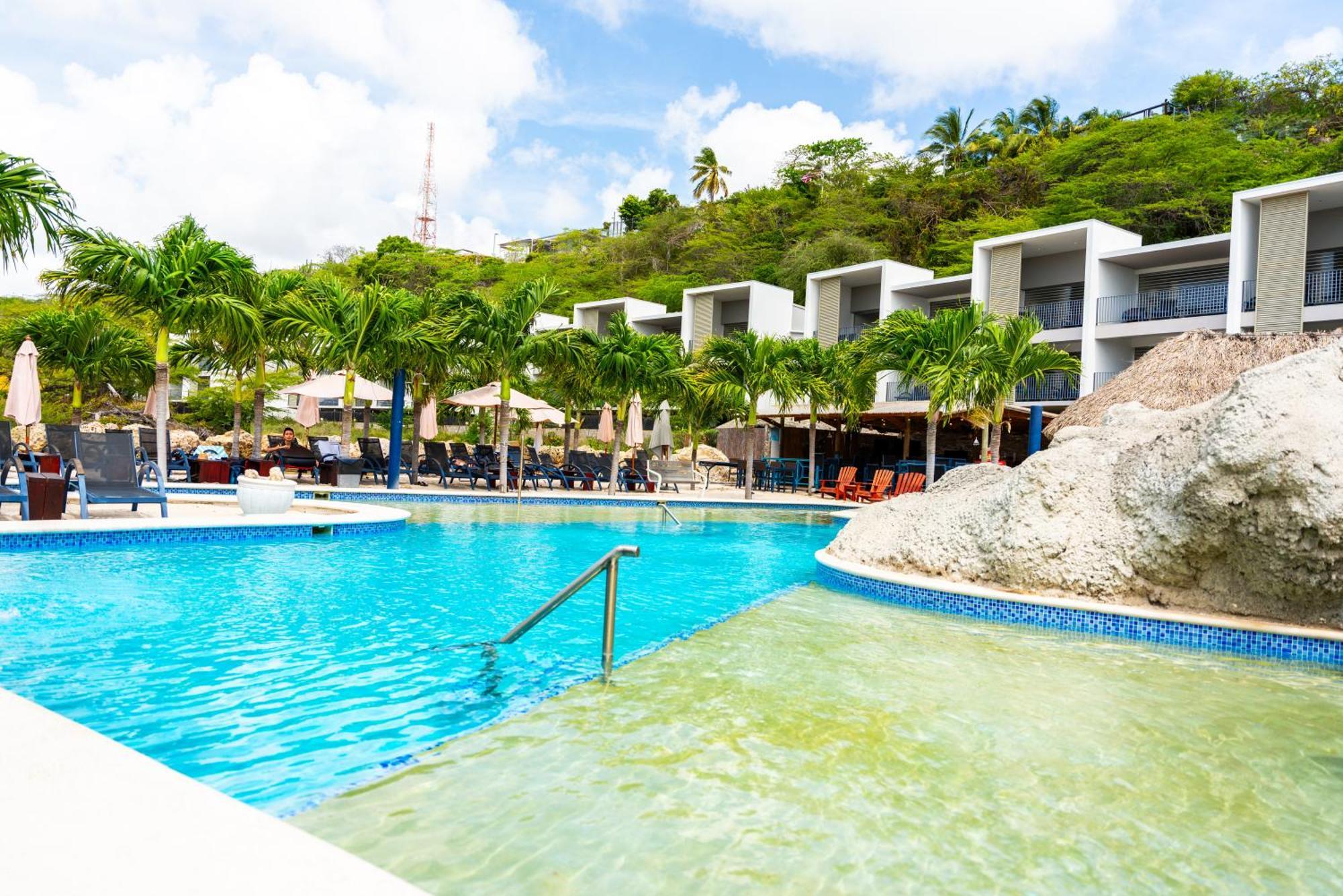 The Ritz Village (Adults Only) Виллемстад Экстерьер фото