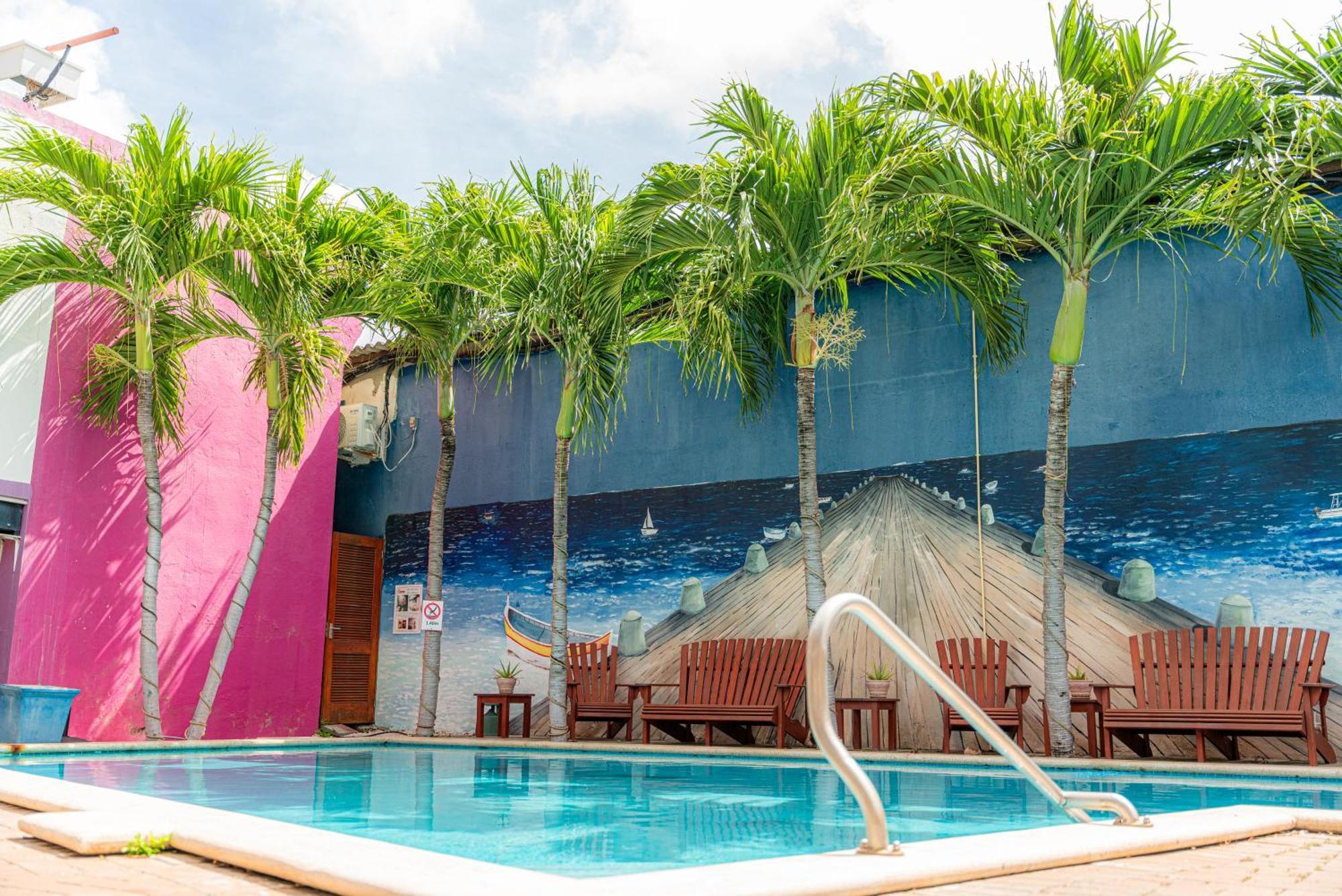 The Ritz Village (Adults Only) Виллемстад Экстерьер фото
