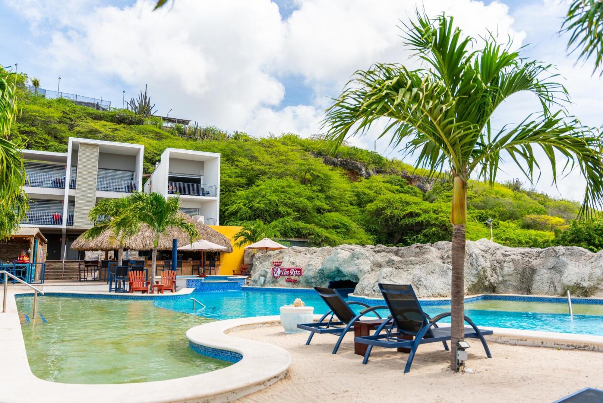 The Ritz Village (Adults Only) Виллемстад Экстерьер фото