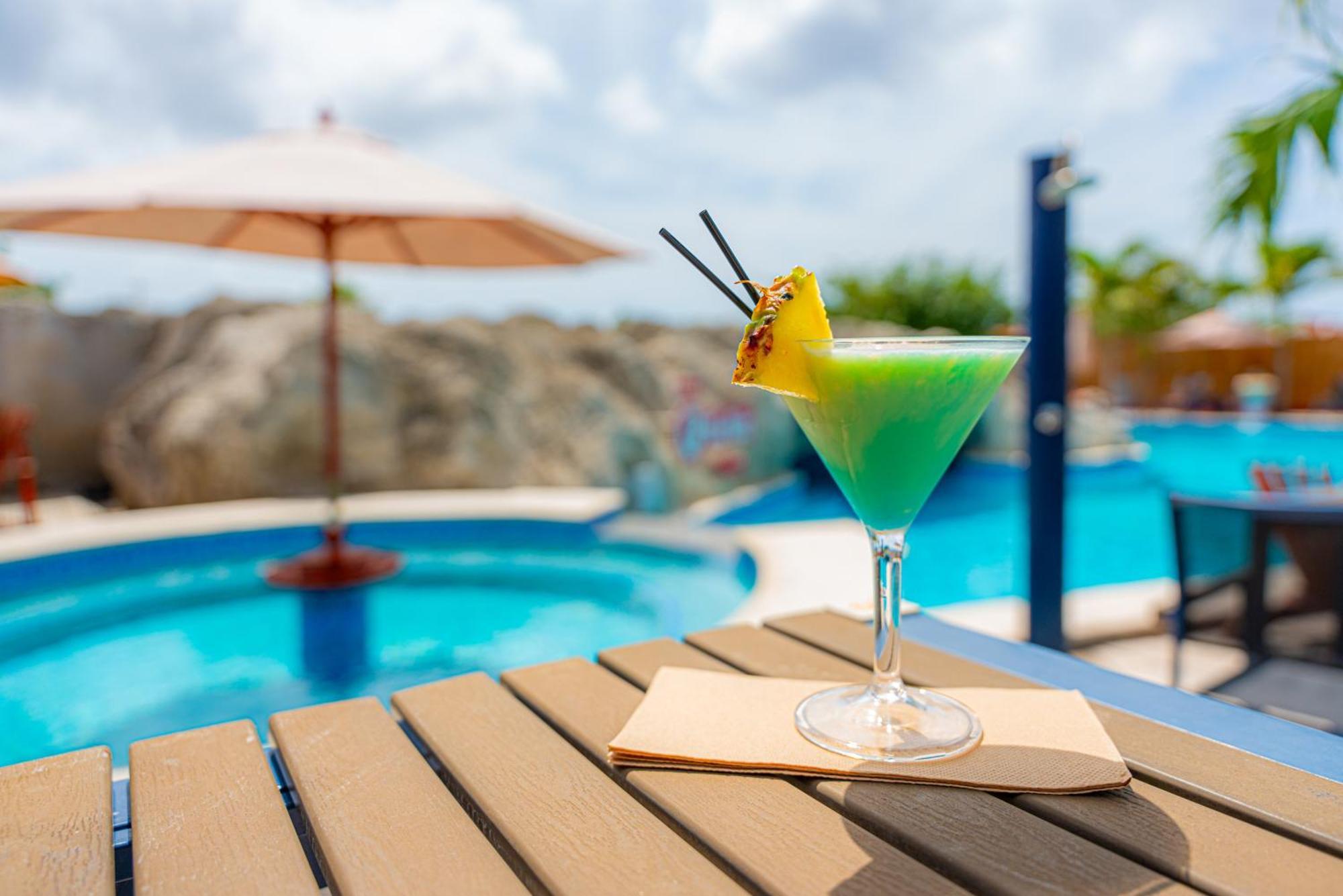 The Ritz Village (Adults Only) Виллемстад Экстерьер фото