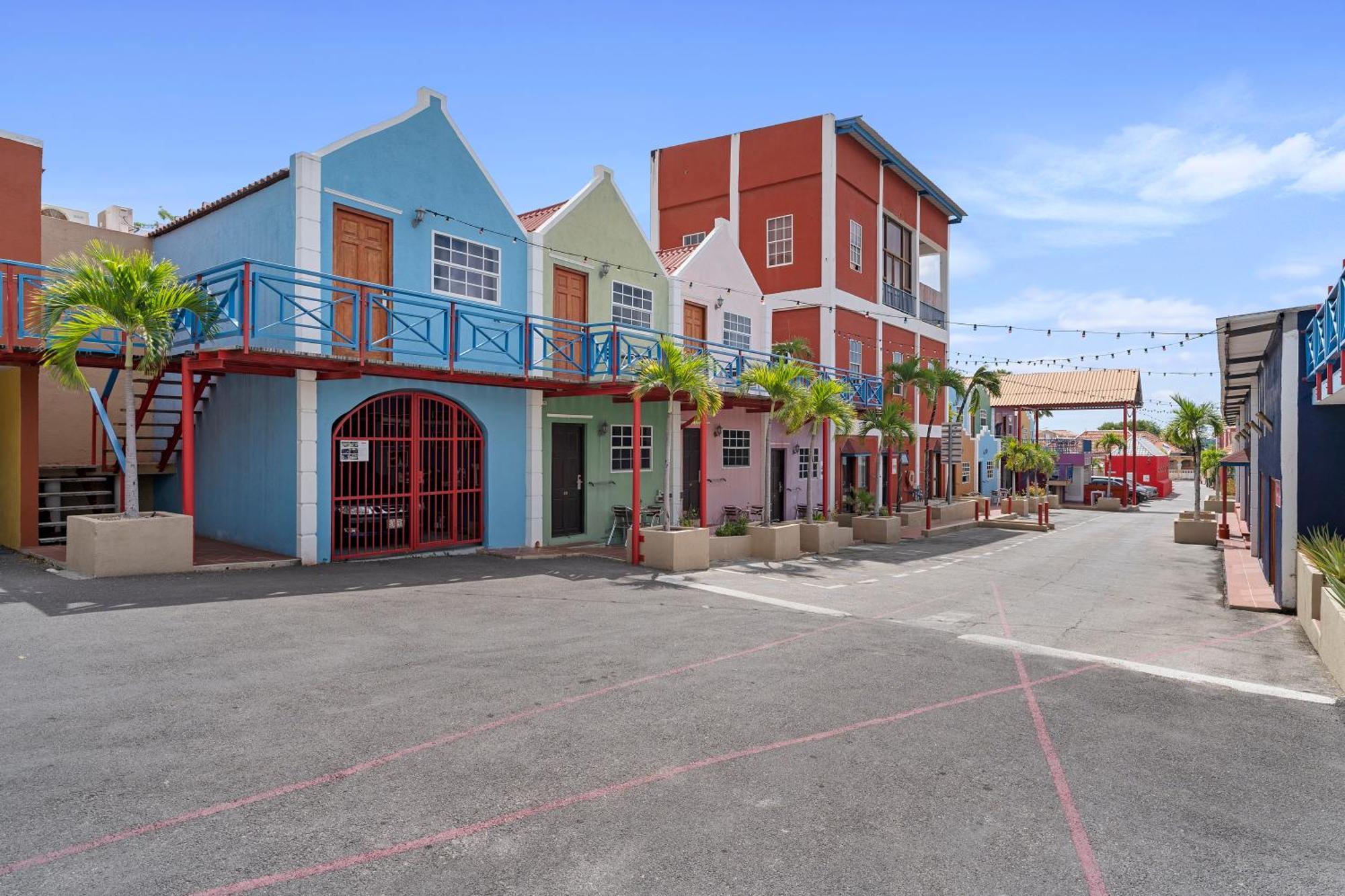 The Ritz Village (Adults Only) Виллемстад Экстерьер фото