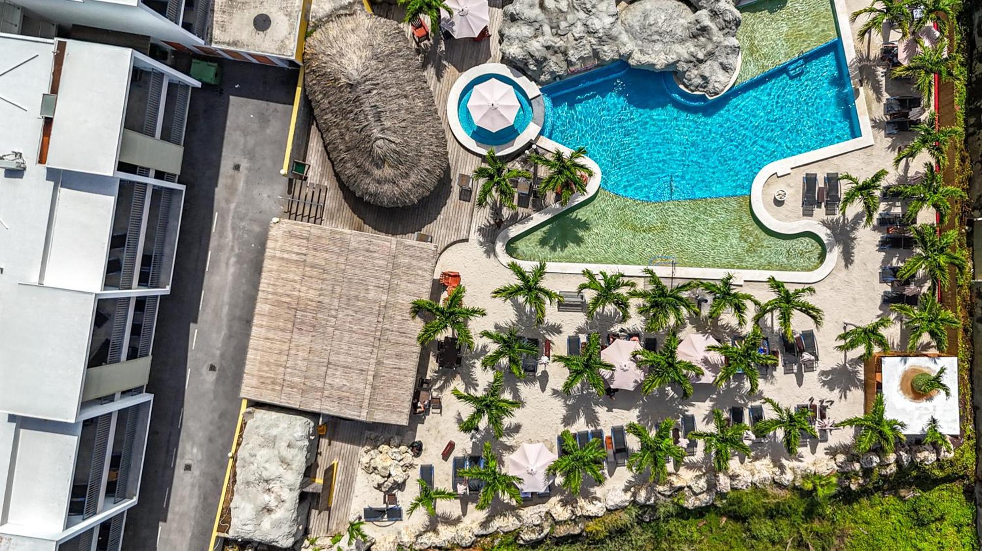 The Ritz Village (Adults Only) Виллемстад Экстерьер фото