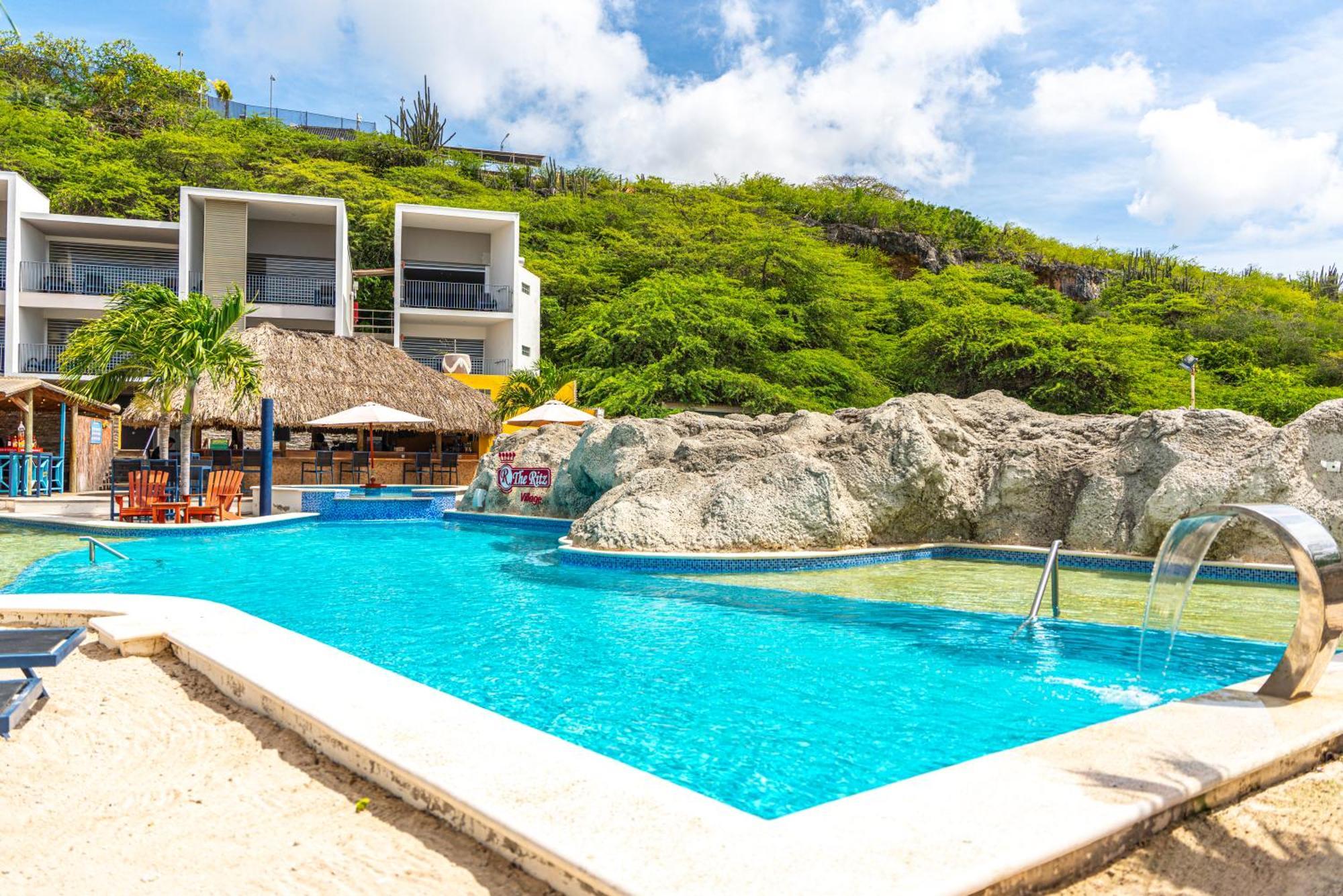 The Ritz Village (Adults Only) Виллемстад Экстерьер фото