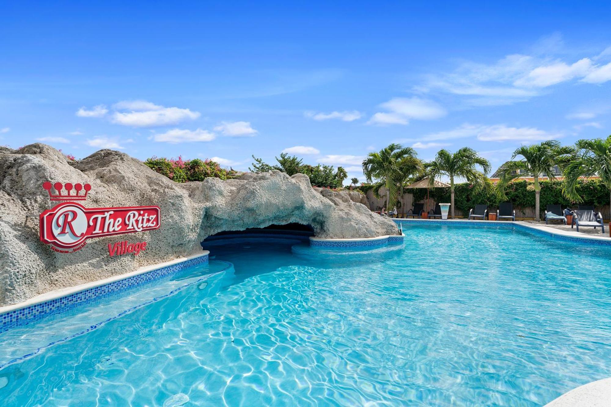 The Ritz Village (Adults Only) Виллемстад Экстерьер фото